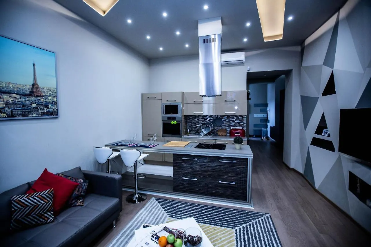 Danube Bank Apartment With Sauna/A.C location